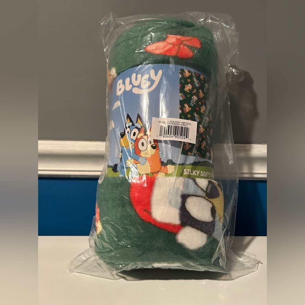 NWTs Bluey and Bingo Christmas Silky Soft Blanket